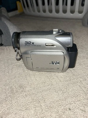 JVC Mini-DV Digital Video Camera 32X Optical Zoom GR-D372U  - Image 1 of 4
