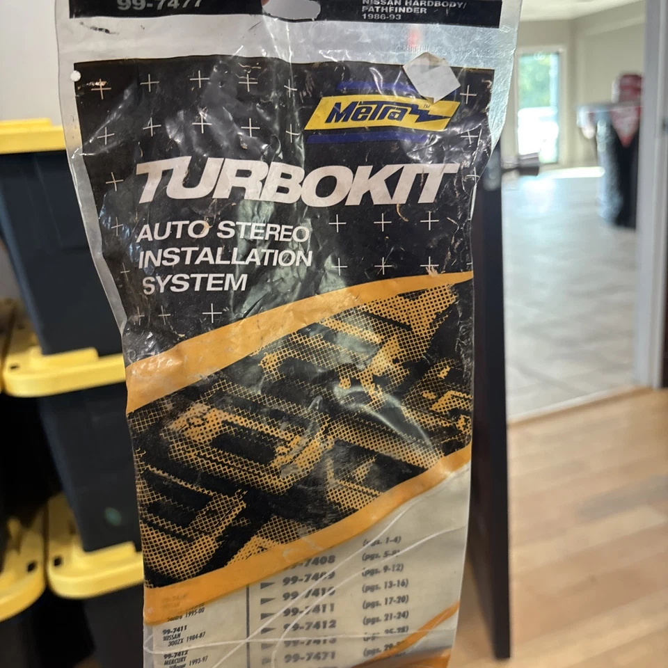 Metra 99-7477 Single DIN Dash Kit for Select 1987-1993 Nissan Pickup/Pathfinder - Image 1 of 1