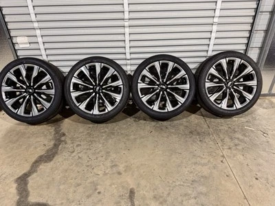 Ruedas Cadillac Escalade 24 pulgadas 2025 OEM Foto 1 de 3