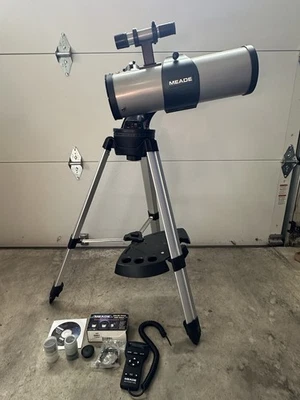 Meade Telescope DS-2115S Autostar With Remote Control And Accessories - Image 1 of 4