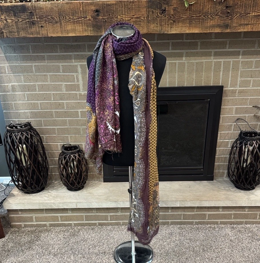 Gucci Mujer Morado Naranja Paisley Gran Tamaño Flecos Modal Seda Bufanda Envoltura Usado en Excelente Condición Foto 1 de 4