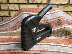 Gardner Bender MSG-500 Heavy-Duty Cable Boss Staple Gun - Picture 1 of 7