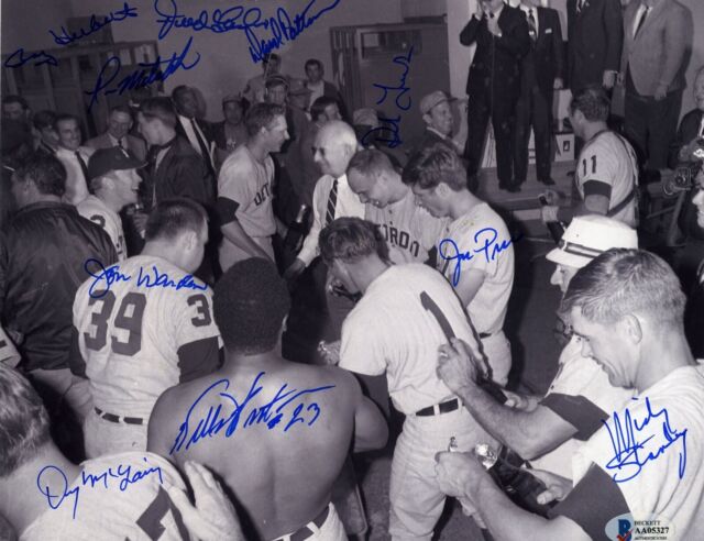 Detroit Tigers Denny McLain Signed wire photo 30th win 9-14-68 B&W SI photo  JSA