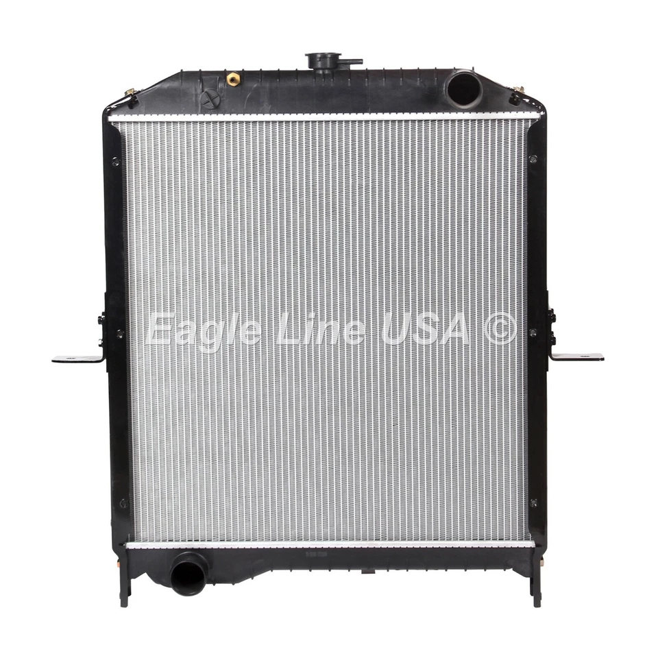 Radiator Fit UD Truck 1800 2000 2300 2600 3300 J08E 25 9/16" x 25 1/8" 2005+" Foto 1 de 4