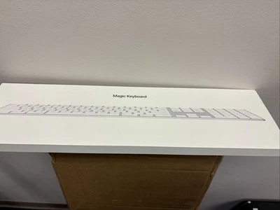 Versiegeltes Apple Magic Keyboard mit Ziffernblock Silber Modell A1843 - Bild 1 von 4
