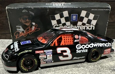 1995 Dale Earnhardt #3 GM Goodwrench Chevrolet 1/24 Action Nascar Diecast - Image 1 of 4