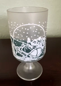 Mattiertes geprägtes Glas Stielkerzenhalter WEIHNACHTEN SANTA SLEIGH Silhouette - Bild 1 von 5