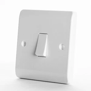 1 Gang Light Switch 1 Way White Plastic 10Amp With fixing Screws for home Office - Picture 1 of 8
