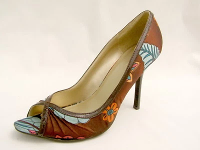 Charlotte Russe Nuevo Para Mujer 81/2M Stiletto Peep Toe 41/4” Tacones Satinado Marrón Floral  Foto 1 de 4