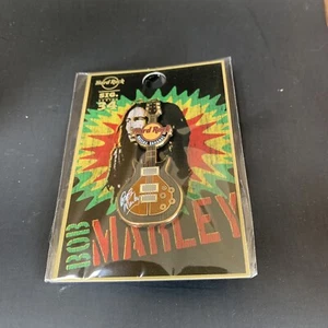 Pin Hard Rock Café Bob Marley Signature Sig Series 34 Nassau, Bahamas - Imagen 1 de 3