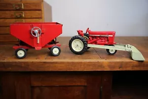 Vintage International Harvester ERTL Metal Loader Tractor Farm toy 1/16 Trailer - Picture 1 of 16