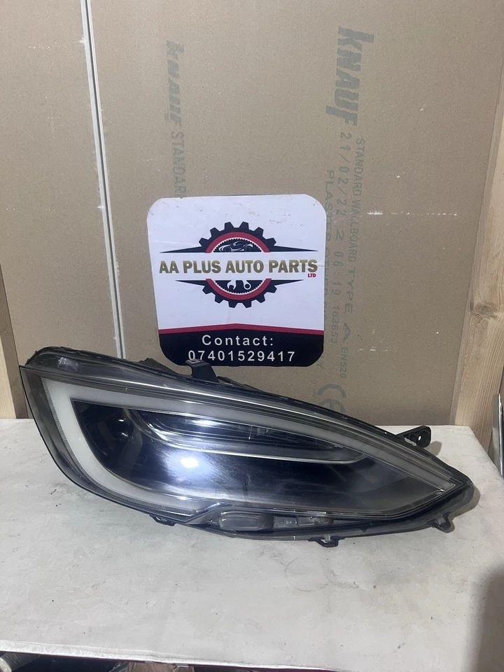 TESLA MODEL S 2017 Driver Side Headlight 00203457-05-0000-1  106504800B FAULTY - Image 1 of 4