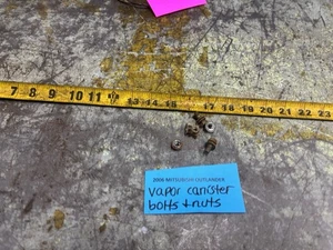 03-06 OUTLANDER Vapor Canister Nuts And Bolts - Bild 1 von 10