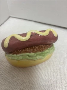 Vintage Hot Dog Salt & Pepper Set Bun and Weiner GKA - Picture 1 of 4
