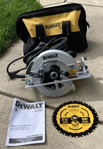 DeWalt DWE575SB 7-1/4" Lightweight Circular Saw w/ Electric Brake Zippered Bag - Picture 1 of 1