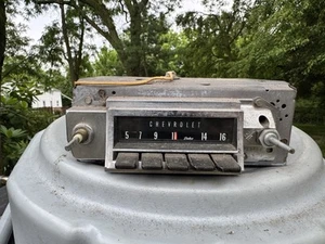 Radio pulsador original Chevelle AM 1966-1967 Delco 986853 funciona - Imagen 1 de 8