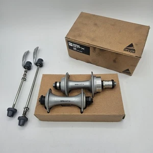 NOS NUOVO CON SCATOLA - Mozzi stradali vintage Suntour GPX HB-GP00, 36h, 126 mm, argento + spiedini - Foto 1 di 13