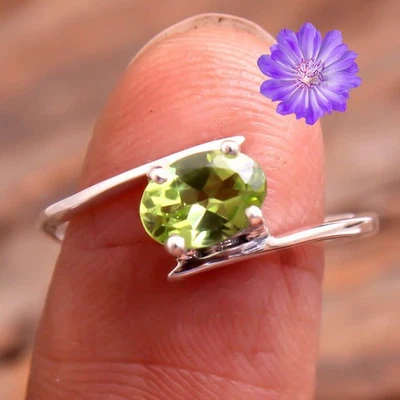 Peridot Gemstone 925 Sterling Silver Ring Handmade Jewelry Ring Gift For Love - Image 1 of 3