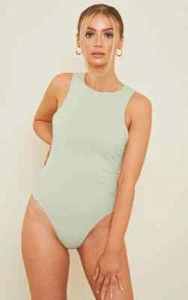 NEU Pretty Little Thing salbeigrün Ponte Racerback Tanga Body Größe 2 Neu mit Etikett - Bild 1 von 5