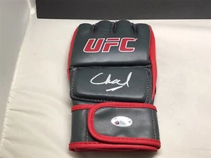 Guante Chael Sonnen firmado por UFC autografiado Beckett BAS certificado de autenticidad 1 G - Imagen 1 de 5
