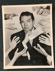 VINTAGE! THE MILLIONAIRE CBS-TV SHOW 1950's ORIGINAL 7x9 PHOTOS! MARVIN MILLER - Picture 1 of 4