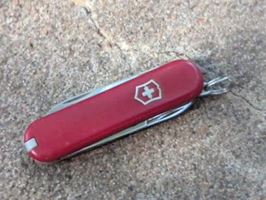 Victorinox Classic SD Swiss Army Knife Red K1 - Picture 1 of 7
