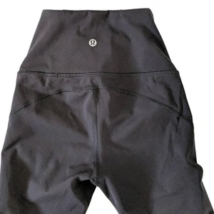 Lululemon Athletica Anew kurze Leggings schwarz vorforiert Laser Größe 2 kurz geschnitten 21" - Bild 1 von 9