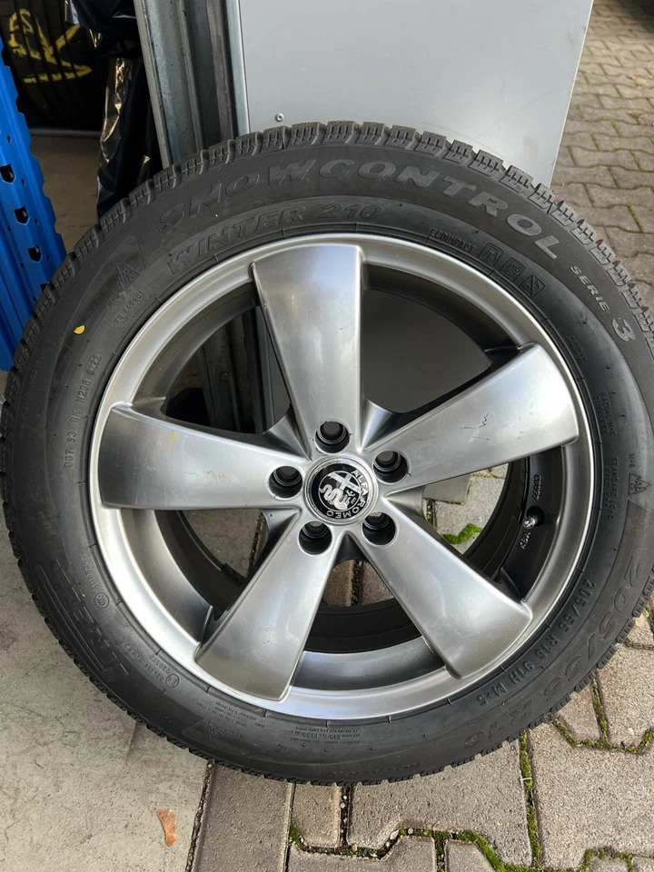 4x AEZ 7J16 Alu-Winterräder neuw. Pirelli 8mm,   205/55R16 u.a. für Alfa GT/147  - Bild 1 von 1