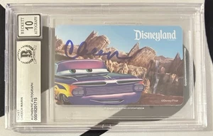 Pass firmato Cheech Marin. Auto Disney Pixar. Ramone. Beckett COA incapsulato - Foto 1 di 1