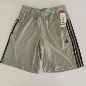 Neu mit Etikett Adidas Herren Gr. M Aeroready 3 Streifen Performance Shorts Reißverschlusstaschen grau - Bild 1 von 5