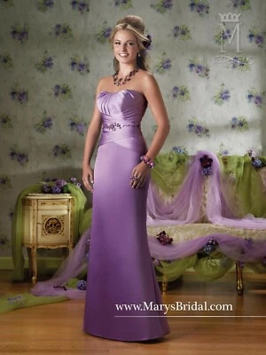 Vestido de graduación Mary's Bridals talla 4 lavanda sin tirantes satinado, encogerse de hombros y bolso de mano Foto 1 de 4