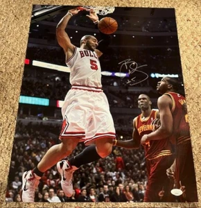 CARLOS BOOZER Autographed Signed Bulls 16x20 Photo JSA HOLO/ COA - Picture 1 of 3