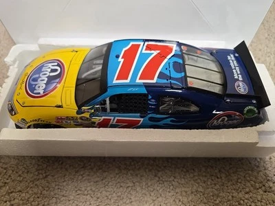 2011 Matt Kenseth 17 Kroger 1/24 Lionel Nascar Diecast 1/517 Rare - Image 1 of 4