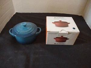 NEU MIT BOX Le Creuset Mini Kokotte Steinzeug Topf mit Deckel Ombre blau - neuwertig! - Bild 1 von 4