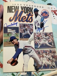 1986 new york mets signed Doc Gooden Ron Darling Signed 1990 Yearbook Program - Picture 1 of 4