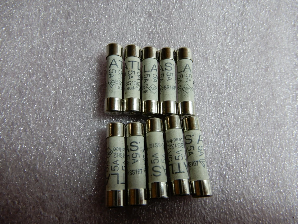 10 Pcs Atlas 6mm x 25mm 240V 5A BS1362 Ceramic Fuse - Image 1 of 3