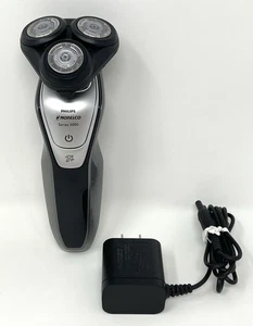Philips Norelco Series 5000 Wet Dry Shaver Razor Rechargeable S5940 Clean - Picture 1 of 11