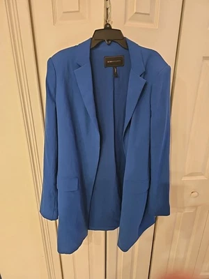 Chaqueta de traje grande BCBGMAXAZRIA Foto 1 de 4