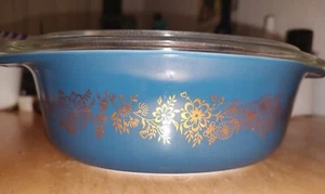 Vintage 1.5 Qt. Blue & Golden Floral Bouquet Pyrex #043 - Picture 1 of 3