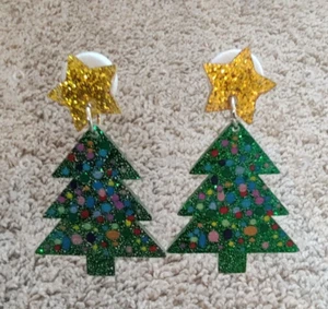 Christmas Tree Earrings Holiday Ugly Sweater Acrylic Gold Green Party New - Picture 1 of 2