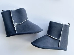 New Navy Baby Fur Lined Boots - Fluffy Booties 9-12 Months Baby Shoes Boys - Picture 1 of 10