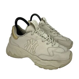 Scarpe MLB New York Yankees da donna taglia 7 EUR 38 logo oro crema grosso 32SHCH011 - Foto 1 di 20