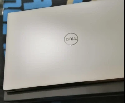 VENDUTO - Dell XPS 15, I9, 1TB SSD, 16GB RAM DDR4 - Immagine 1 di 4