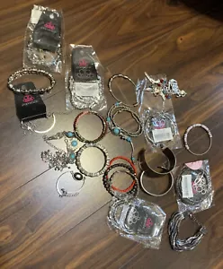 Paparazzi jewelry lot of 21 Bracelets, Some Tagged, New, No Duplicates Lot G - Picture 1 of 5
