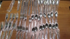 Vintage Custom Craft Rosenmuster Edelstahl Besteck Set 50 Teile Neu aus altem Lagerbestand - Bild 1 von 11