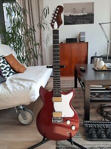 Harmony Rebel Electric Guitar, Burgundy, (incl. MONO bag), as good as brand new