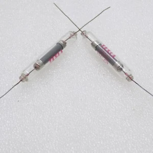 2x TESLA TR122 16K ohm 5%  Vacuum Glass Resistors  - Picture 1 of 3
