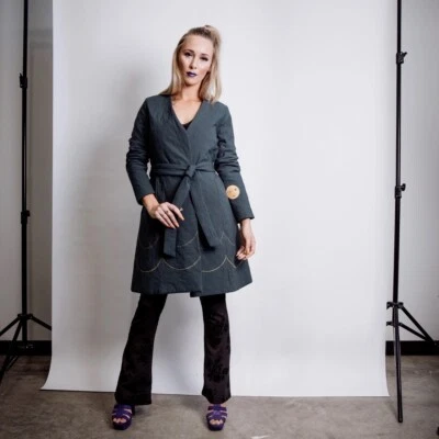 Gabardina acolchada Greatfool 24/7 'abeto' L PVP $299 NUEVA CON ETIQUETAS australiana agotada Foto 1 de 4