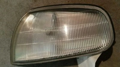 Toyota Camry 1993 esquina izquierda/luz de estacionamiento intermitente guardabarros montado Foto 1 de 2