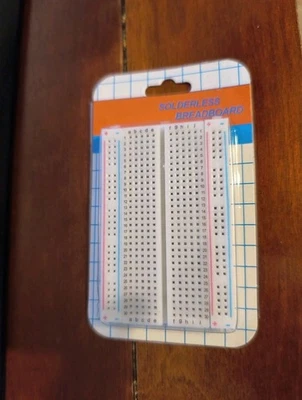Soilderless Bead Board 400pts 3.25 X 2.25" - Image 1 of 2